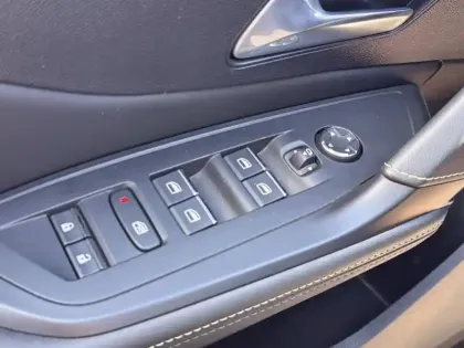 Photo 28 Peugeot 308  SW BlueHDi 130ch S&S EAT8