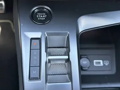 Photo 13 Peugeot 308  SW BlueHDi 130ch S&S EAT8