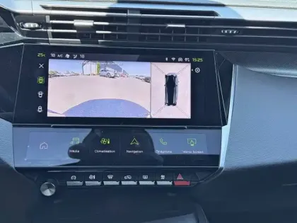 Photo 27 Peugeot 308  SW BlueHDi 130ch S&S EAT8