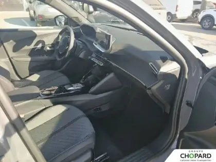 Photo 12 Peugeot 2008  Electrique 54 kWh 156 ch