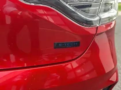 Photo 7 Renault Clio  E-Tech full hybrid 145