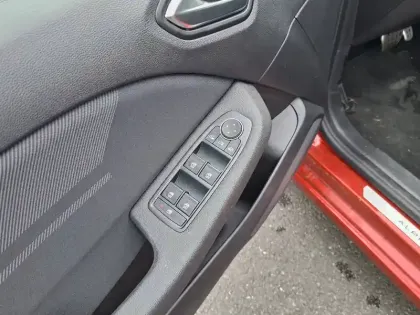 Photo 11 Renault Clio  E-Tech full hybrid 145