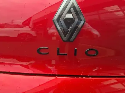 Photo 6 Renault Clio  E-Tech full hybrid 145