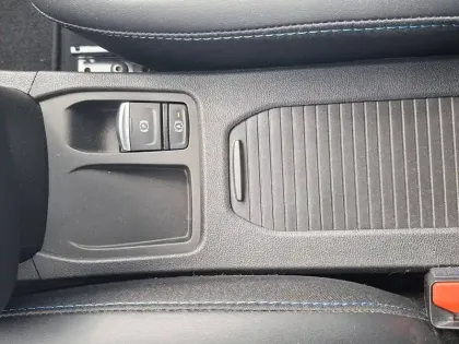 Photo 17 Renault Clio  E-Tech full hybrid 145