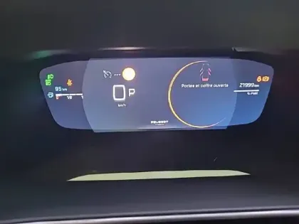 Photo 9 Peugeot 2008  Hybrid 136 e-DCS6