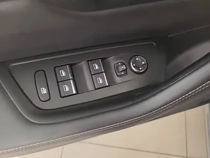 Photo 48 Peugeot 508  Hybrid 225 e-EAT8