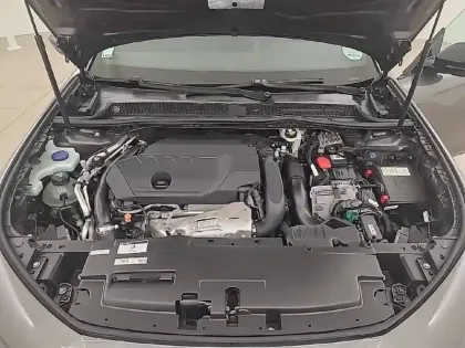 Photo 50 Peugeot 508  Hybrid 225 e-EAT8