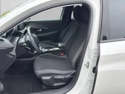Photo 10 Peugeot 208  Electrique 50 kWh 136ch