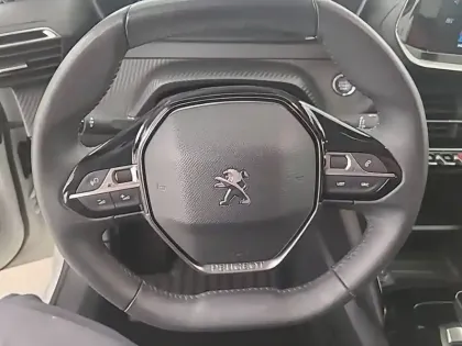 Photo 34 Peugeot 208  Electrique 50 kWh 136ch