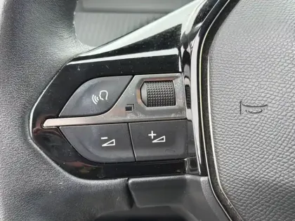 Photo 14 Peugeot 208  Electrique 50 kWh 136ch