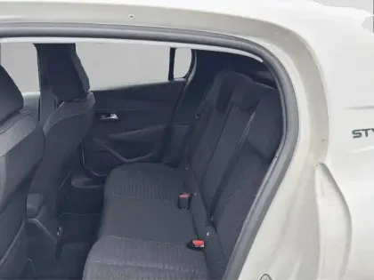 Photo 11 Peugeot 208  Electrique 50 kWh 136ch