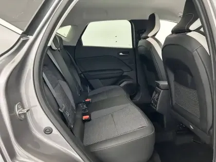 Photo 15 Renault Captur  E-Tech full hybrid 145
