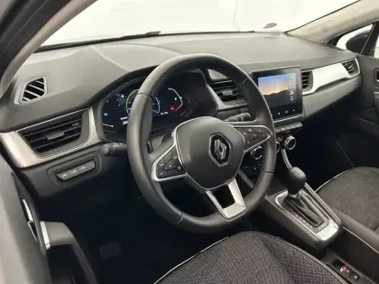Photo 9 Renault Captur  E-Tech full hybrid 145