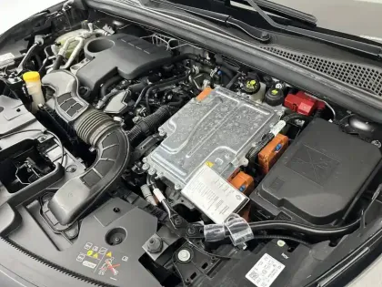 Photo 26 Renault Captur  E-Tech full hybrid 145