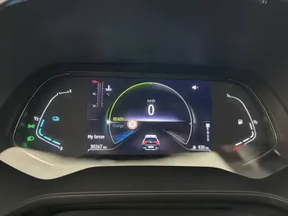 Photo 16 Renault Captur  E-Tech full hybrid 145