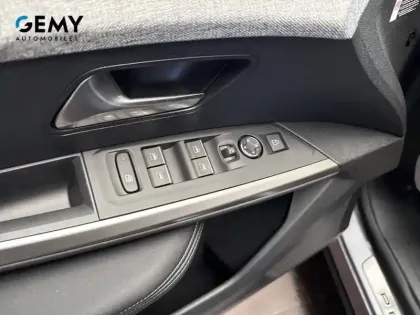 Photo 11 Peugeot 3008  Hybrid 145 e-DCS6