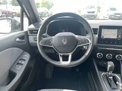 Photo 6 Renault Clio  E-Tech full hybrid 145 ch GSR2