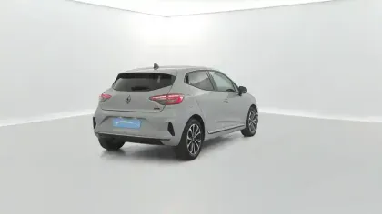 Photo 27 Renault Clio  E-Tech full hybrid 145 ch GSR2