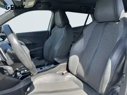 Photo 8 Peugeot 2008  PureTech 130 S&S EAT8