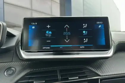 Photo 16 Peugeot 2008  BlueHDi 130 S&S EAT8