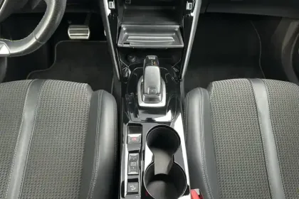 Photo 19 Peugeot 2008  BlueHDi 130 S&S EAT8