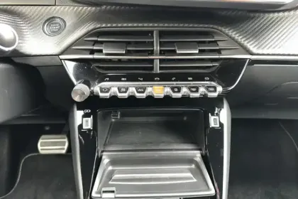 Photo 18 Peugeot 2008  BlueHDi 130 S&S EAT8