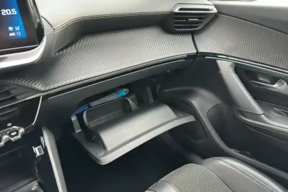 Photo 21 Peugeot 2008  BlueHDi 130 S&S EAT8