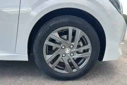 Photo 12 Peugeot 208  PureTech 100 S&S BVM6