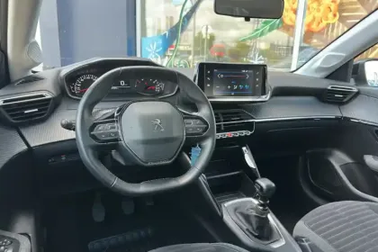 Photo 23 Peugeot 208  PureTech 100 S&S BVM6