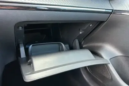 Photo 25 Peugeot 208  PureTech 100 S&S BVM6