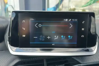 Photo 20 Peugeot 208  PureTech 100 S&S BVM6