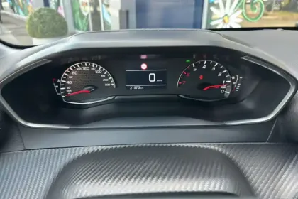 Photo 17 Peugeot 208  PureTech 100 S&S BVM6