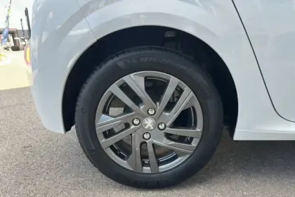 Photo 13 Peugeot 208  PureTech 100 S&S BVM6