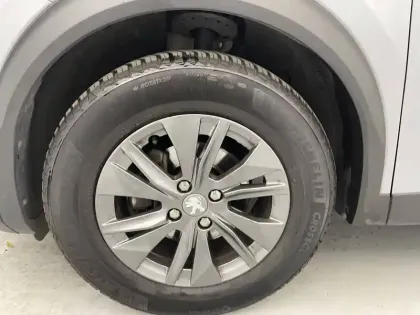 Photo 16 Peugeot 2008  PureTech 100 S&S BVM6