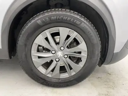 Photo 17 Peugeot 2008  PureTech 100 S&S BVM6