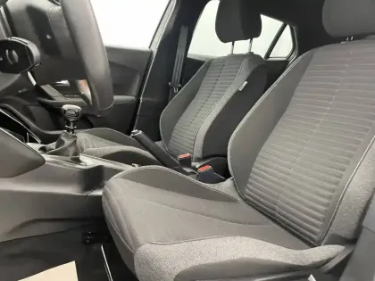 Photo 13 Peugeot 2008  PureTech 100 S&S BVM6