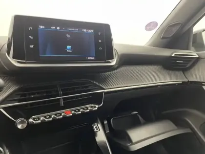 Photo 27 Peugeot 2008  PureTech 100 S&S BVM6