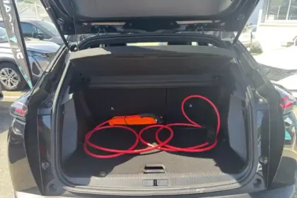 Photo 8 Peugeot 2008  Electrique 54 kWh 156 ch