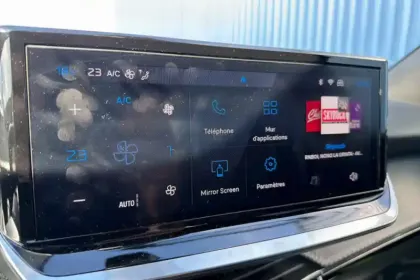 Photo 16 Peugeot 2008  Electrique 54 kWh 156 ch