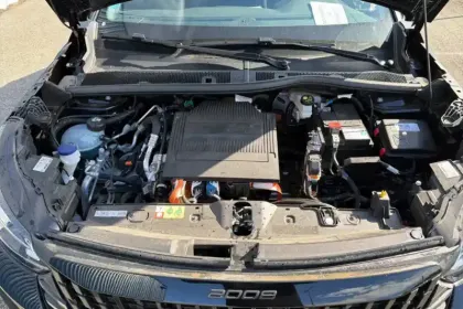 Photo 15 Peugeot 2008  Electrique 54 kWh 156 ch
