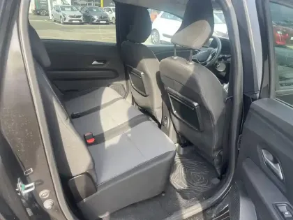 Photo 15 Dacia Jogger  Hybrid 140 7 places GSR2