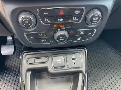 Photo 22 Jeep Compass  1.3 GSE T4 150 ch BVR6