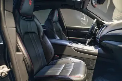 Photo 7 Maserati Levante  3.0 V6 Bi-Turbo 350 Q4