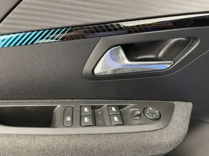 Photo 65 Peugeot 208  Electrique 50 kWh 136ch
