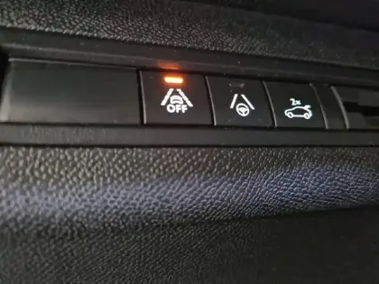 Photo 30 Peugeot 5008  Hybrid 136 e-DCS6