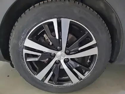 Photo 12 Peugeot 5008  Hybrid 136 e-DCS6