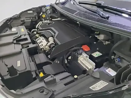 Photo 14 Peugeot 5008  Hybrid 136 e-DCS6