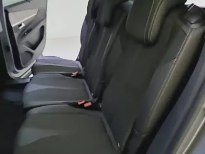 Photo 11 Peugeot 5008  Hybrid 136 e-DCS6