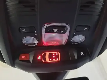 Photo 26 Peugeot 5008  Hybrid 136 e-DCS6