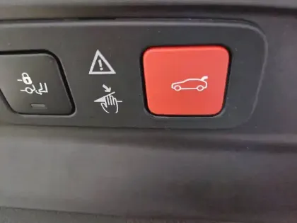 Photo 32 Peugeot 5008  Hybrid 136 e-DCS6